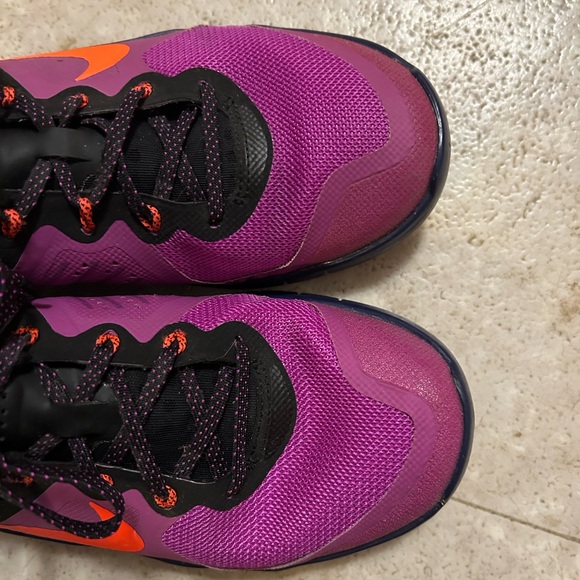 Nike Metcon Shoes - Picture 4 of 8